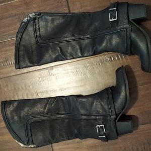 Zip Up Boots. Size 6. Black.